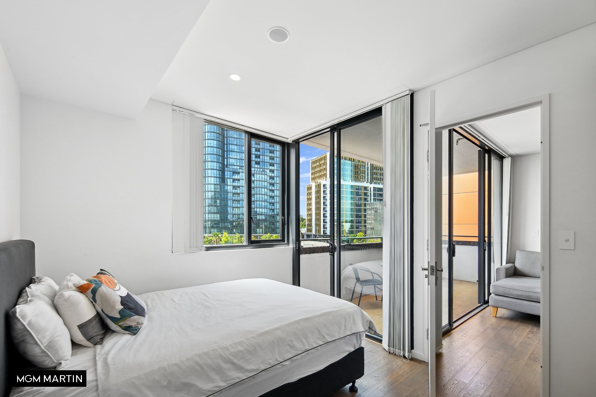 207/6 Paul Street, Zetland Auction by MGM Martin - image 1