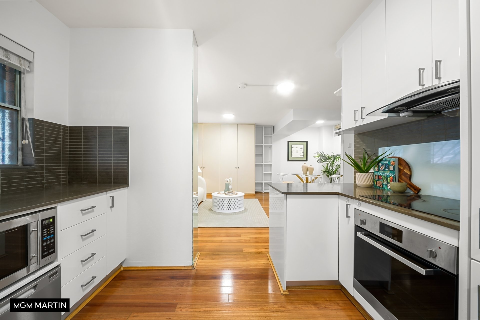 10/1-5 Cook Road, Centennial Park For Sale by MGM Martin - image 1
