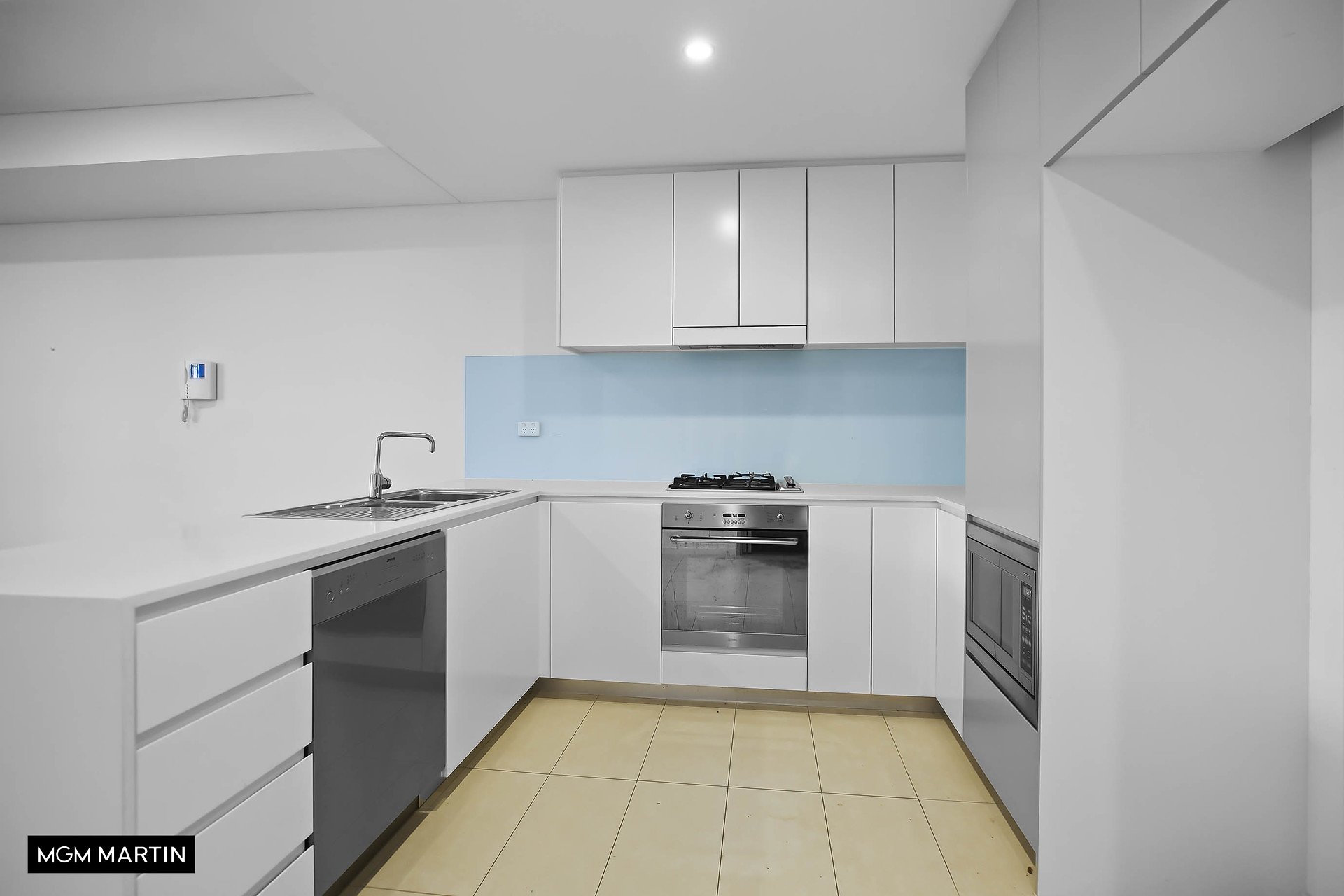 902C/8 Bourke Street, Mascot For Lease by MGM Martin - image 1